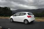 KIA Venga 1.4 CRDi WGT 90 CV Drive Monovolumen Solid White Exterior Lateral-Posterior 5 puertas