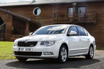 Skoda Superb 1.6 TDI DPF105 CV GreenLine GreenLine Turismo Blanco Candy Exterior Frontal-Lateral 5 puertas