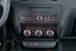 Audi A1 1.6 TDI 105 CV Ambition  Turismo Interior Consola Central 3 puertas