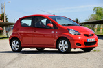 Toyota Aygo Gama Aygo Blue Turismo Rojo Fuego Exterior Frontal-Lateral 5 puertas