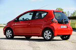 Toyota Aygo Gama Aygo Blue Turismo Rojo Fuego Exterior Frontal-Lateral 5 puertas