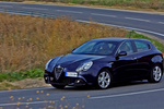 Alfa Romeo Giulietta 2.0 JTDm 170 CV Distinctive Turismo Azul Profundo Exterior Frontal-Lateral 5 puertas