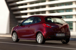 Mazda Mazda2 1.5 102 CV Sportive Turismo Burgundy Red Mica Exterior Posterior-Lateral 3 puertas