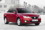 SEAT Exeo 1.8 TSI 120 CV Reference Turismo Rojo Dakota Exterior Frontal-Lateral 4 puertas