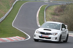Subaru WRX Sed&aacute;n 2.5 WRX STI 301 CV WRX STI sed&aacute;n Turismo Satin White Pearl Exterior Frontal-Lateral 4 puertas