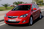 Opel Astra Sports Tourer 1.6 Turbo 180 CV Sport Turismo familiar Rojo Pasi&oacute;n Exterior Frontal-Lateral 5 puertas