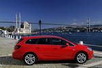 Opel Astra Sports Tourer 1.6 Turbo 180 CV Sport Turismo familiar Rojo Pasi&oacute;n Exterior Lateral 5 puertas