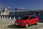 Opel Astra Gama Astra Sports Tourer Gama Astra Sports Tourer Turismo familiar Rojo Pasi&oacute;n Exterior Frontal-Lateral 5 puertas