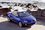 Volkswagen Eos 1.4 TSI 122 CV (versi&oacute;n para EE.UU.) Gama Eos (versi&oacute;n para Estados Unidos) Descapotable Azul Intenso Metalizado Exterior Frontal-Lateral-Cenital 2 puertas