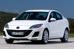 Mazda Mazda3 SportSed&aacute;n 1.6 CRTD 115 CV Sportive Turismo Arctic White Exterior Frontal-Lateral 4 puertas