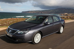 Renault Latitude V6 dCi 241 CV Initiale Turismo Gris Lava Exterior Frontal-Lateral 4 puertas