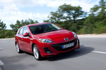 Mazda Mazda3 1.6 CRTD 115 CV Sportive Turismo Velocity Red Mica Exterior Frontal-Lateral 5 puertas