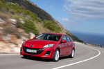 Mazda Mazda3 1.6 CRTD 115 CV Sportive Turismo Velocity Red Mica Exterior Frontal-Lateral 5 puertas