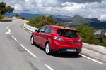 Mazda Mazda3 1.6 CRTD 115 CV Sportive Turismo Velocity Red Mica Exterior Posterior-Lateral 5 puertas