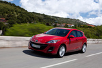 Mazda Mazda3 1.6 CRTD 115 CV Sportive Turismo Velocity Red Mica Exterior Frontal-Lateral 5 puertas