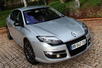 Renault Laguna Gama Laguna (2011) GT 4Control (2011) Turismo Gris Platino Exterior Frontal-Lateral-Cenital 5 puertas