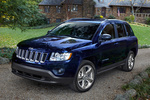 Jeep Compass Gama Compass (versi&oacute;n EE.UU.) Limited (version EE.UU.) Todo terreno Deep Water Blue Pearlcoat Exterior Frontal-Lateral 5 puertas
