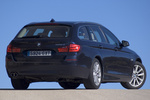 BMW Serie 5 520d Touring Aut. Gama Serie 5 Touring Turismo familiar Imperialblau Efecto Brillante Exterior Posterior-Lateral 5 puertas