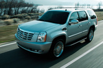 Cadillac Escalade 6.0 V8 Hybrid 337 CV Gama Escalade Todo terreno Silver Lining Exterior Frontal-Lateral 5 puertas