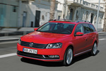 Volkswagen Passat Variant 2.0 TDI 170 CV DSG BlueMotion Technology Highline Turismo familiar Rojo Tornado Exterior Frontal-Lateral 5 puertas