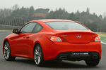 Hyundai Genesis 3.8 V6 303 CV Gama Genesisi Coupe Coup&eacute; Super Red  Exterior Posterior-Lateral 2 puertas