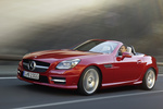 Mercedes-Benz Clase SLK 350 BlueEFFICIENCY Aut. Gama SLK Descapotable Rojo &Oacute;palo Exterior Frontal-Lateral 2 puertas