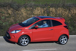 Ford Ka 1.30 TCDi 75 CV Titanium+ Turismo Rojo Sunrise Exterior Lateral-Cenital 3 puertas
