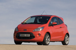Ford Ka 1.30 TCDi 75 CV Titanium+ Turismo Rojo Sunrise Exterior Frontal-Lateral 3 puertas