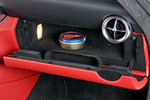 Mercedes-Benz SLS AMG Gama SLS AMG Gama SLS AMG Coup&eacute; Interior Guantera y recept&aacute;culo 2 puertas