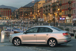Volkswagen Jetta 1.2 TSI 105 CV Advance Turismo Gris Platino Metalizado Exterior Lateral 4 puertas