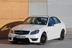Mercedes-Benz Clase C C 63 AMG Berlina con paquete &laquo;Performance AMG&raquo; y &laquo;Exterior de carbono AMG&raquo; AMG Turismo Exterior Frontal-Lateral 4 puertas