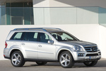 Mercedes-Benz Clase GL GL 350 BlueTEC 211 CV Gama Clase GL Todo terreno Plata Iridio Exterior Frontal-Lateral 5 puertas