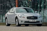 Infiniti M 35 HYBRID Gama M Turismo Liquid Platinum Exterior Frontal-Lateral 4 puertas