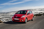 Toyota Yaris Gama Yaris Connect Turismo Rojo Exterior Frontal-Lateral 5 puertas