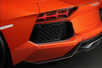 Lamborghini Aventador Gama Aventador Gama Aventador Coup&eacute; Exterior Salida de escape 2 puertas