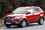 SsangYong Korando D20T 4x2 175 CV Premium Todo terreno Vitamin Red Exterior Frontal-Lateral 5 puertas