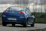 Renault Laguna GT 4Control dCi 180 (2011) GT 4Control (2011) Turismo Azul Malta Exterior Posterior-Lateral 5 puertas