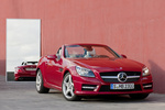 Mercedes-Benz Clase SLK 350 BlueEFFICIENCY Aut. Gama SLK Descapotable Rojo &Oacute;palo Exterior Lateral-Frontal 2 puertas