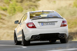 Mercedes-Benz Clase C C 63 AMG coup&eacute; con paquete &laquo;Performance AMG&raquo; y &laquo;Exterior de carbono AMG&raquo; AMG Coup&eacute; Blanco Diamante Metalizado Exterior Posterior-Lateral 2 puertas