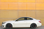 Mercedes-Benz Clase C C 63 AMG coup&eacute; con paquete &laquo;Performance AMG&raquo; y &laquo;Exterior de carbono AMG&raquo; AMG Coup&eacute; Blanco Diamante Metalizado Exterior Lateral 2 puertas