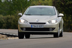 Renault Fluence dCI 110 Dynamique Turismo Beige Pimienta Exterior Frontal 4 puertas