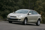 Renault Fluence dCI 110 Dynamique Turismo Beige Pimienta Exterior Frontal-Lateral 4 puertas
