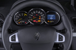 Renault Fluence dCI 110 Dynamique Turismo Interior Mandos volante 4 puertas