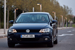 Volkswagen Jetta 1.6 TDI 105 CV BlueMotion Technology  Advance Turismo Azul Tempestad Metalizado Exterior Frontal 4 puertas