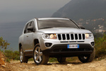 Jeep Compass 2.2 CRD 163 CV Limited Todo terreno Bright Silver Metallic Exterior Lateral-Frontal 5 puertas