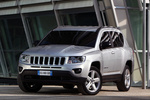 Jeep Compass 2.2 CRD 163 CV Limited Todo terreno Bright Silver Metallic Exterior Frontal-Lateral 5 puertas