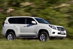 Toyota Land Cruiser D-4D 190 CV Aut. 60 Aniversario VXL-60 Aniversario Todo terreno Blanco Perlado Exterior Frontal-Lateral 5 puertas