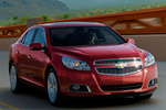 Chevrolet Malibu Gama Malibu Gama Malibu Turismo Morello Red Exterior Frontal-Lateral 4 puertas