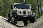Jeep Wrangler 2.8L CRD 200 CV Rubicon Todo terreno Sahara Tan Exterior Frontal 5 puertas
