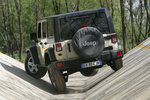 Jeep Wrangler 2.8L CRD 200 CV Rubicon Todo terreno Sahara Tan Exterior Lateral-Posterior 5 puertas